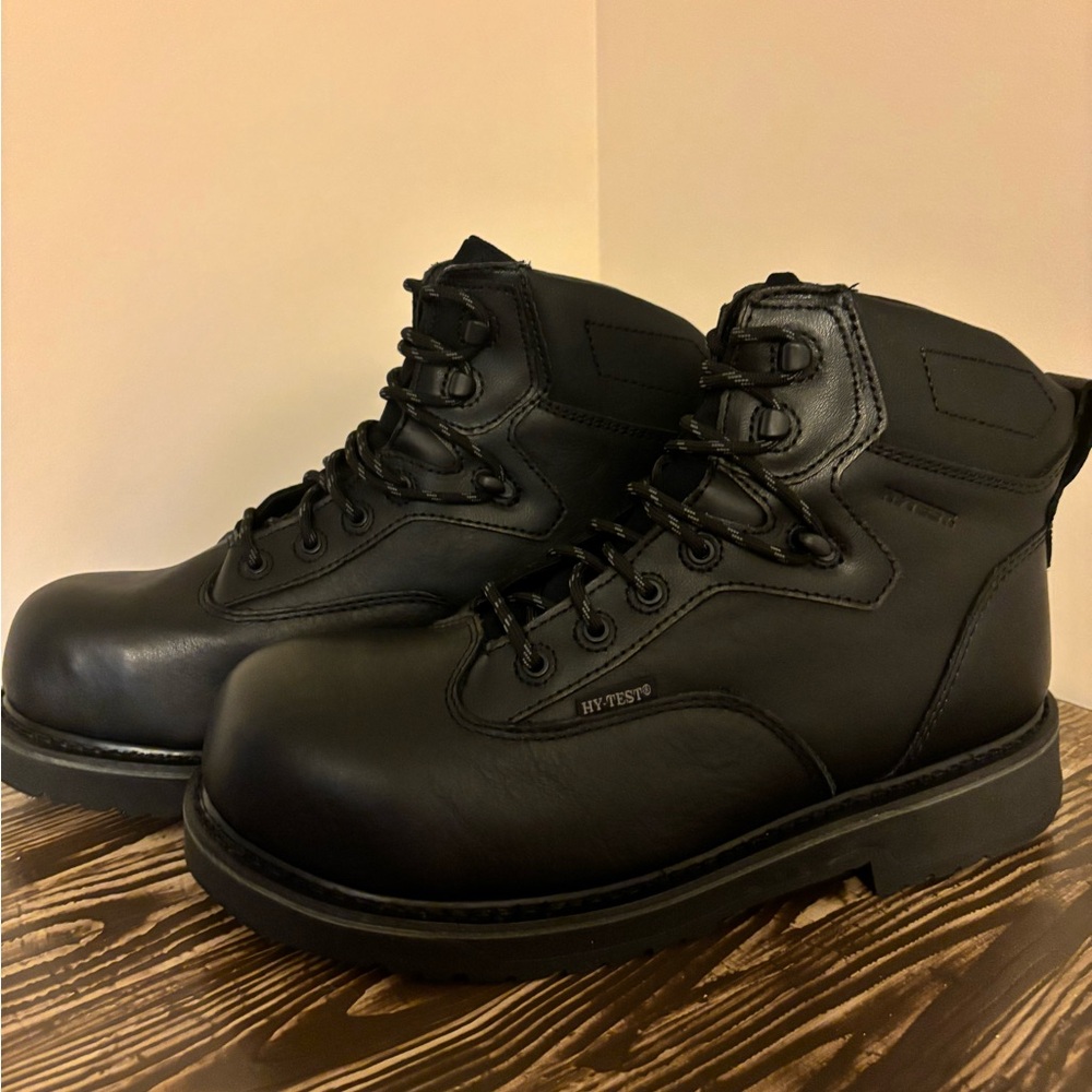 NWT Hytest Steel-Toed Water-Proof Boot